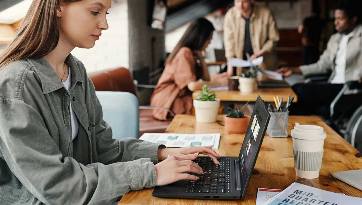 מחשב נייד לנובו ThinkPad AI PC T14s